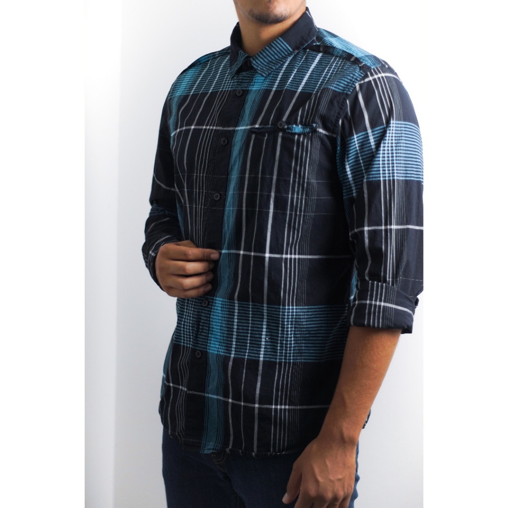 Guess❓ Plaid Button-down (Long-Sleeve)